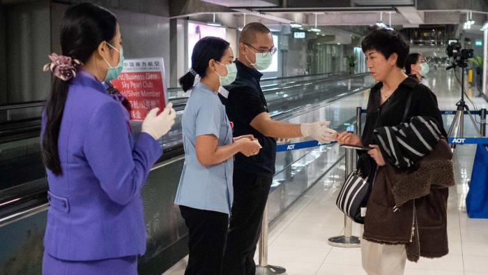 Các nước tăng cường biện pháp ứng phó với dịch viêm phổi lạ